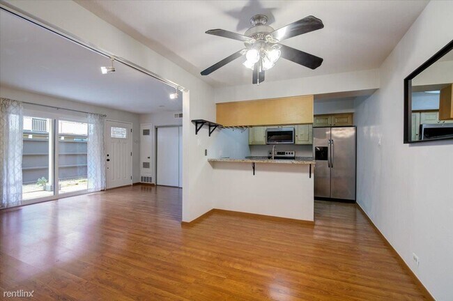 Building Photo - 1 br, 1 bath Condo - 8106 Admiralty Ln