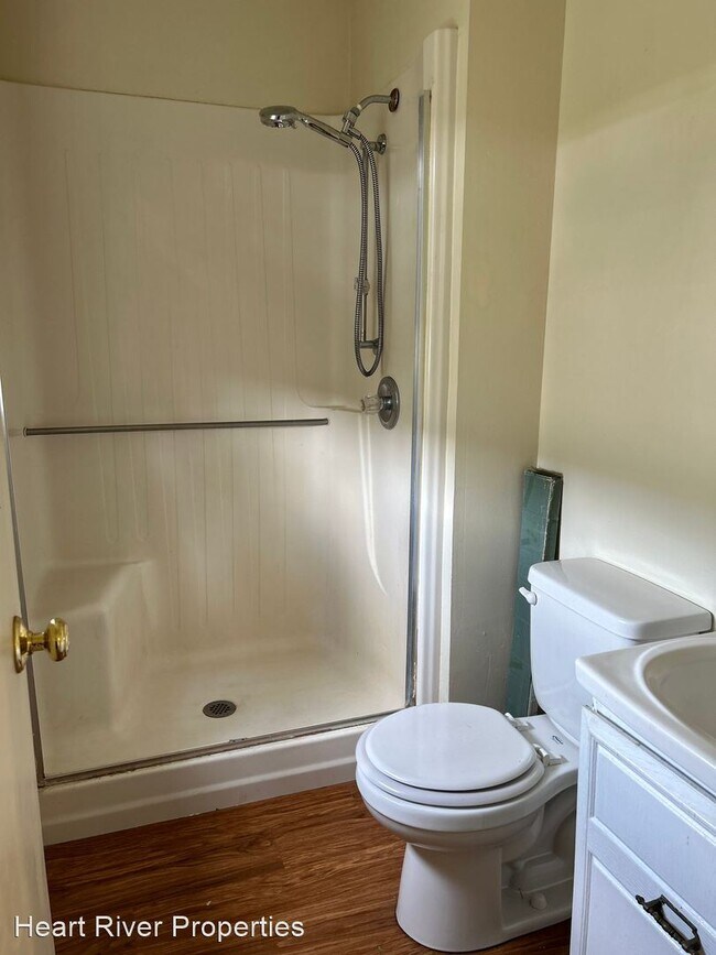 Building Photo - 2 br, 1.5 bath House - 257 5th St West