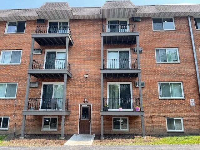 Foto del edificio - 1444 Carriage Ln