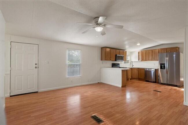 Foto del edificio - 1611 San Gabriel Ranch Rd