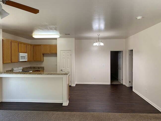 Foto del edificio - 3512 Chisholm Trail Ave