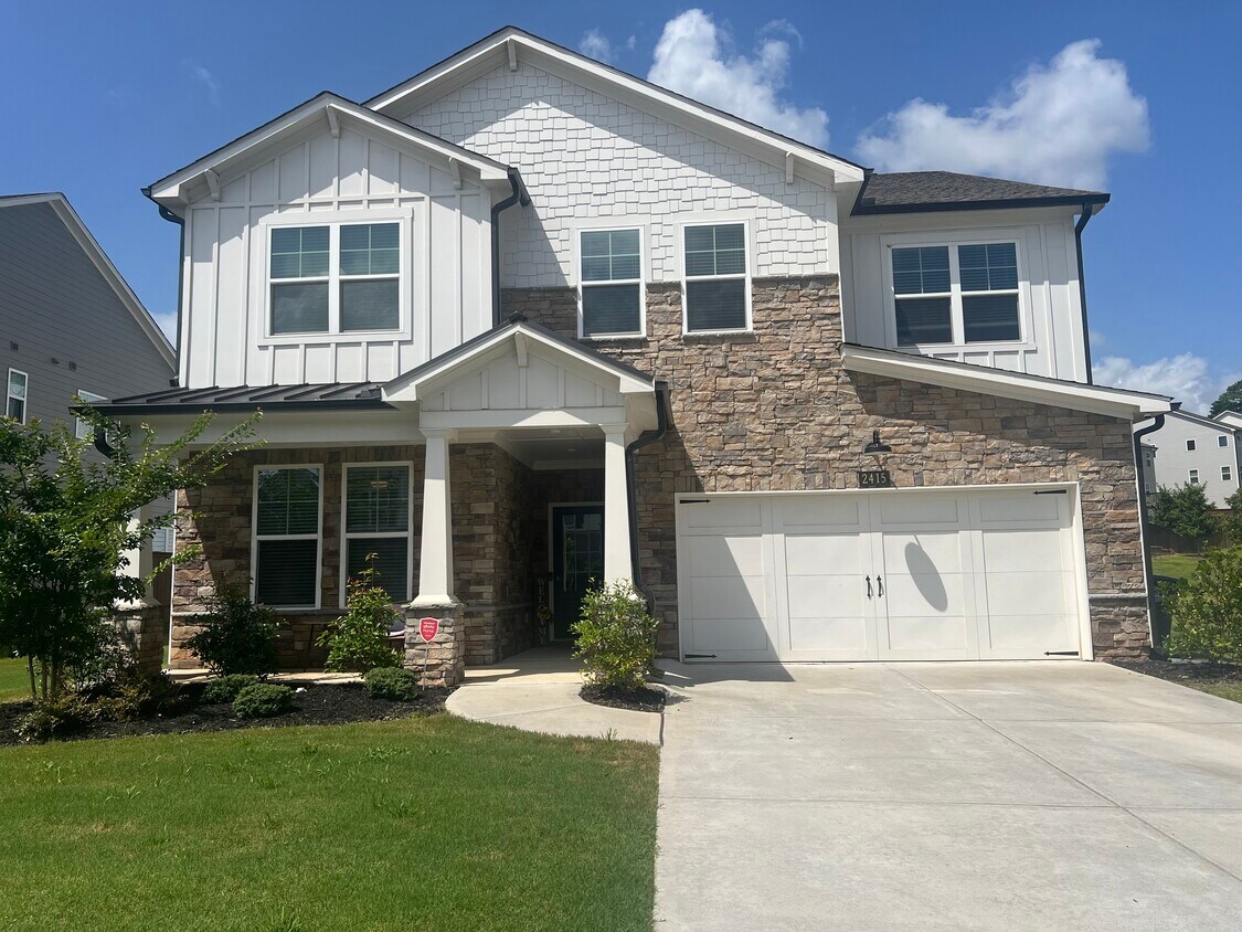 Foto principal - 2415 Hidden Creek Rd