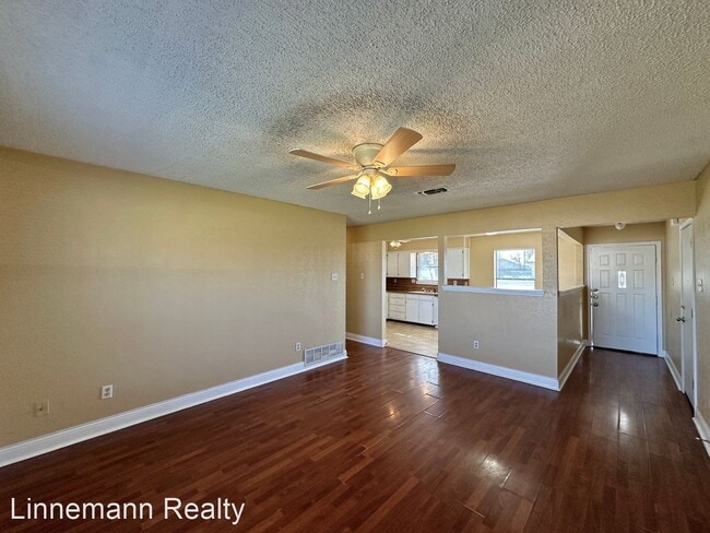 Building Photo - 2 br, 1 bath House - 2101 SPICEWOOD