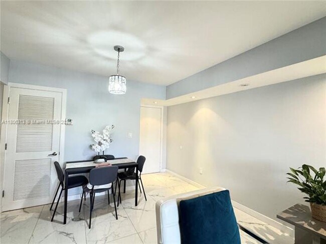 Foto del edificio - 9701 Fontainebleau Blvd
