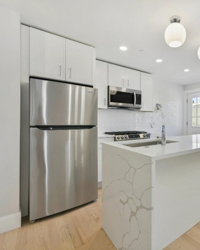 Foto del edificio - 227 Princeton St