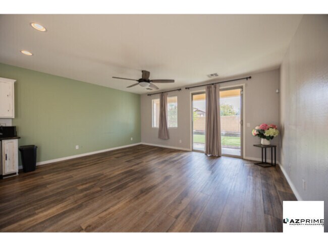 Building Photo - Stunning 3/2.5 Gilbert House in Lyon's Gate!