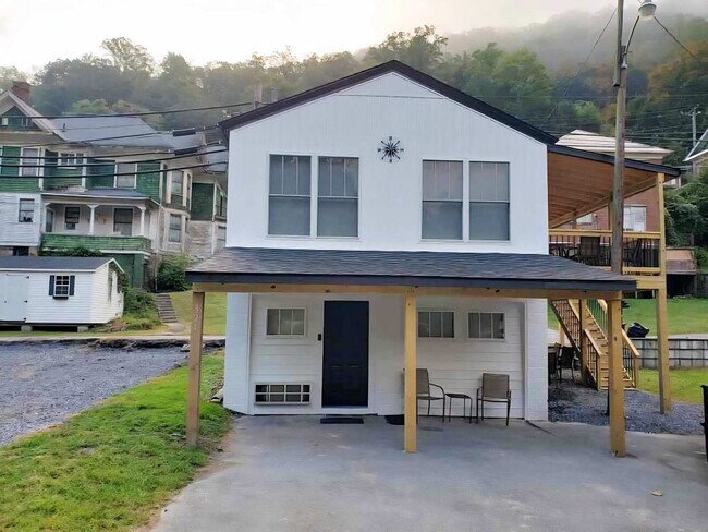 Building Photo - 231 Virginia Ave