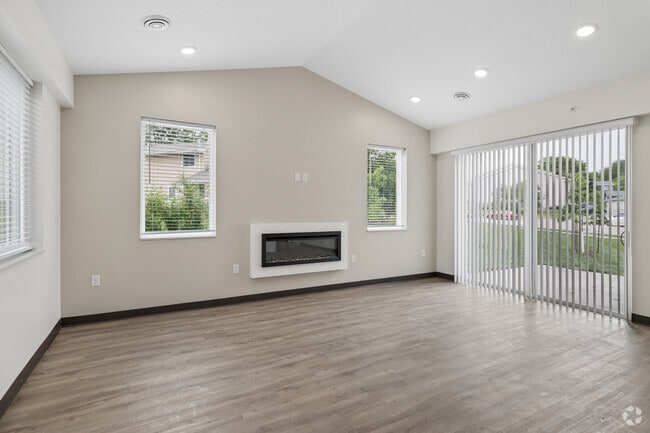 2BR, 2BA - 1,400SF - Living Room - Manor Heights Townhomes