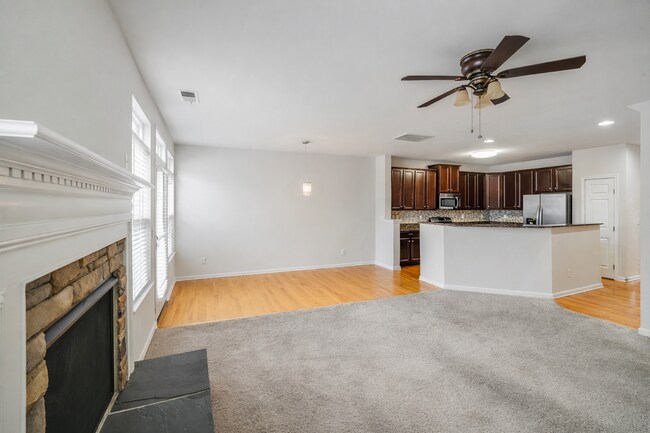 Building Photo - Townhomes at Ayrsley: Stunning 3-Bedroom Home with Modern Flair!