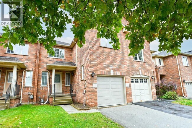 Building Photo - 2494 Newcastle Crescent