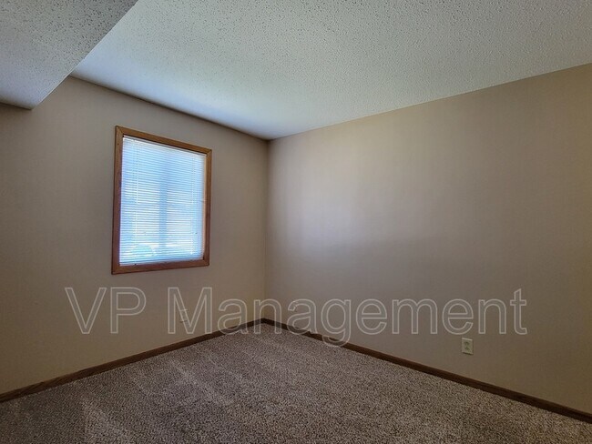 Foto del edificio - 18 Park Crest Ct