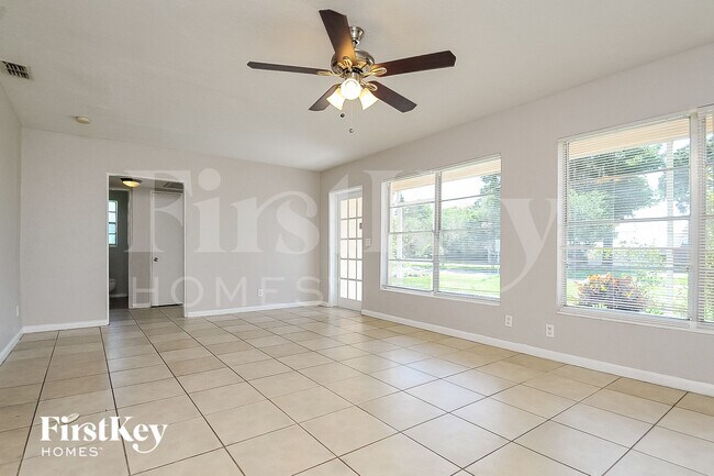 Building Photo - 1715 N Lake Shipp Dr