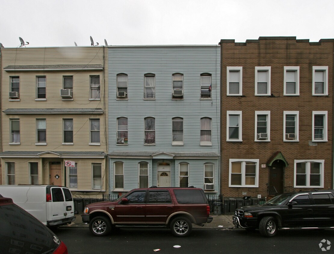 Building Photo - 44 Starr St