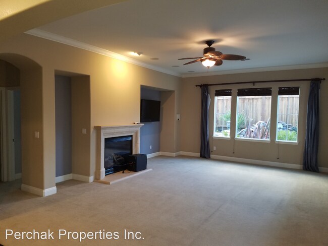 Foto del edificio - 5 br, 4.5 bath House - 2542 Montreux St.