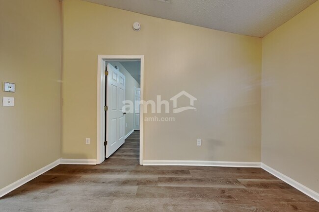 Foto del edificio - 2842 Taylor Hill Dr
