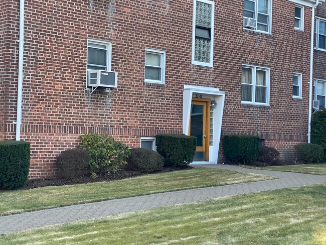 Front of building - 32 Broad St E