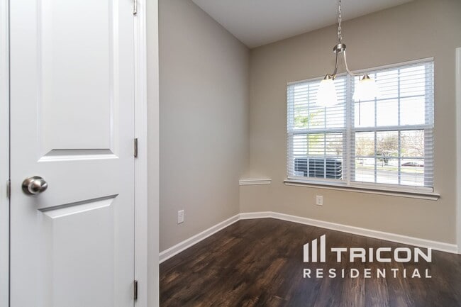 Building Photo - 404 Birr Dr