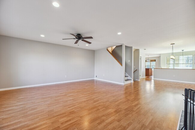 Foto del edificio - 155 Northfield Rd