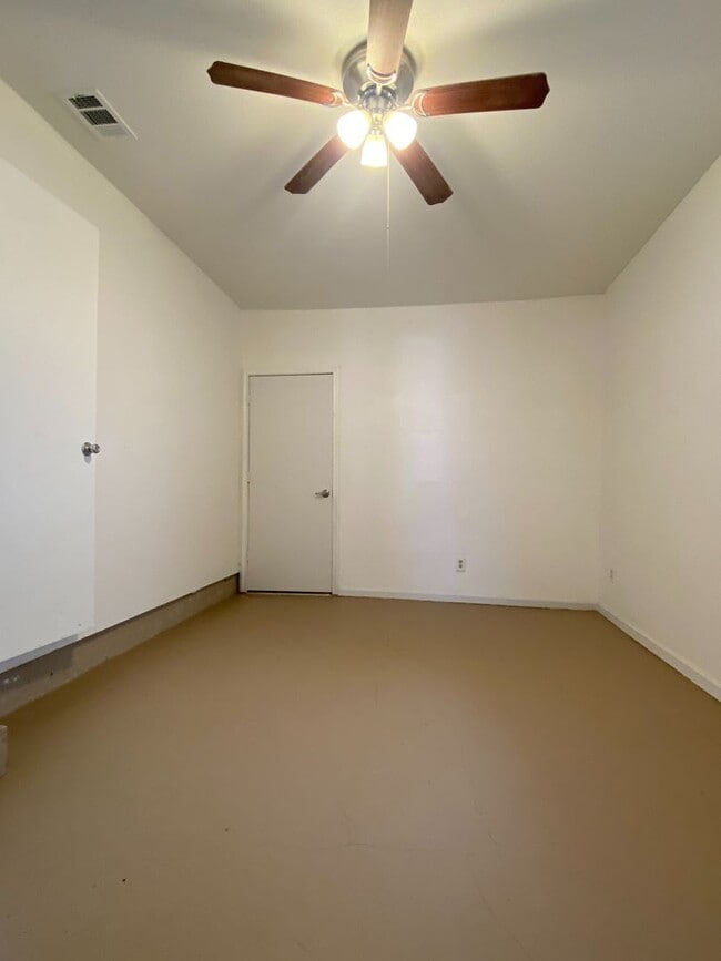 Building Photo - Single Family Home