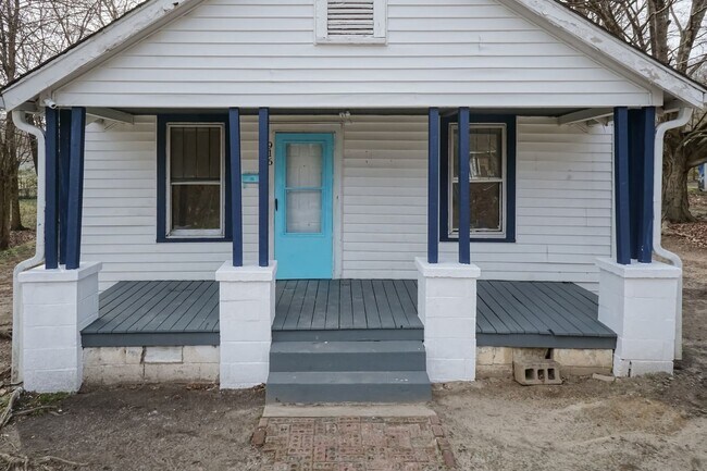 Foto del edificio - Two Bedroom Home!