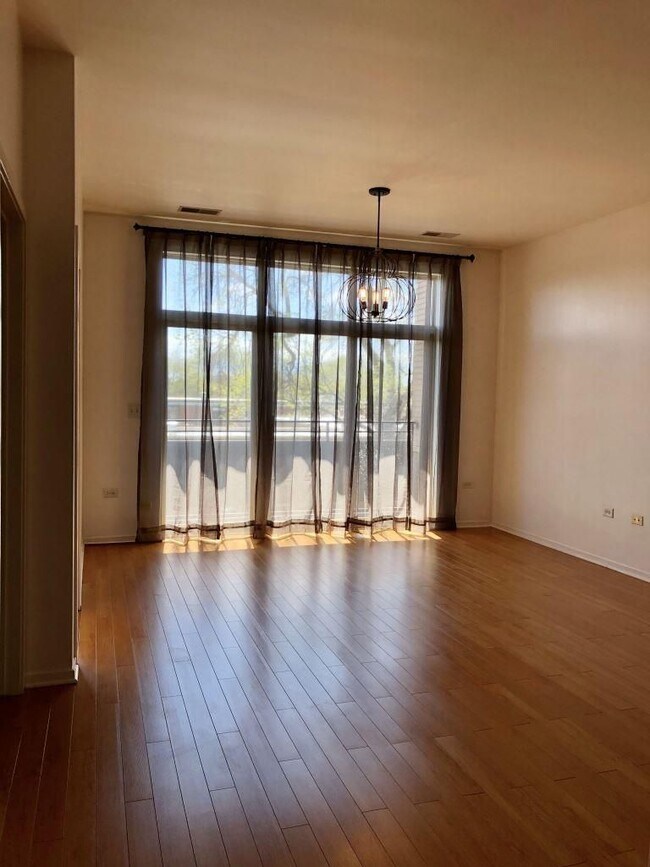 Foto del edificio - 2935 N Clybourn Ave