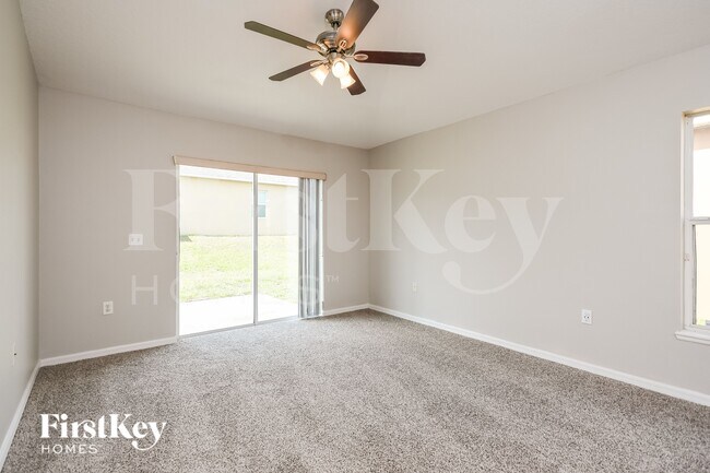 Building Photo - 926 Killarney Ln