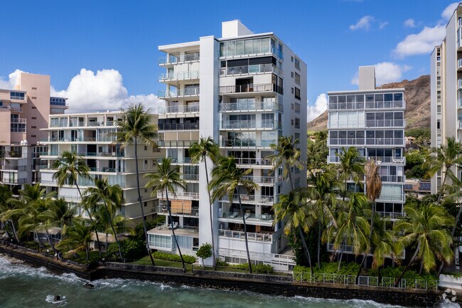 Building Photo - 3003 Kalakaua Ave