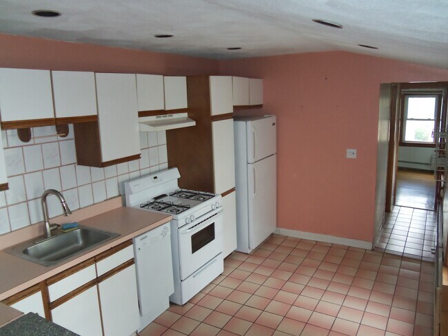 Building Photo - 10 Saint Martin St