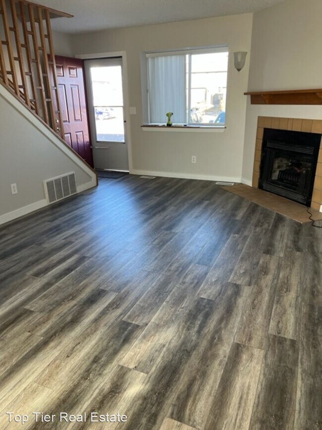 2 br, 1.5 bath House 1243 Soaring Eagle House Rental in