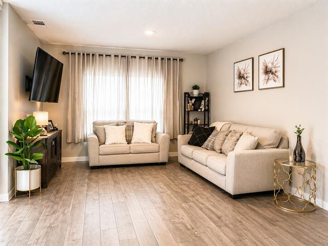 Foto del edificio - 1505 Hulen Park Trl