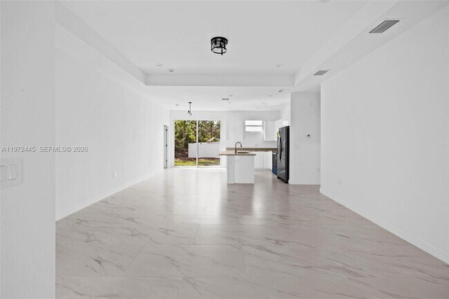 Foto del edificio - 1923 Sunniland Blvd