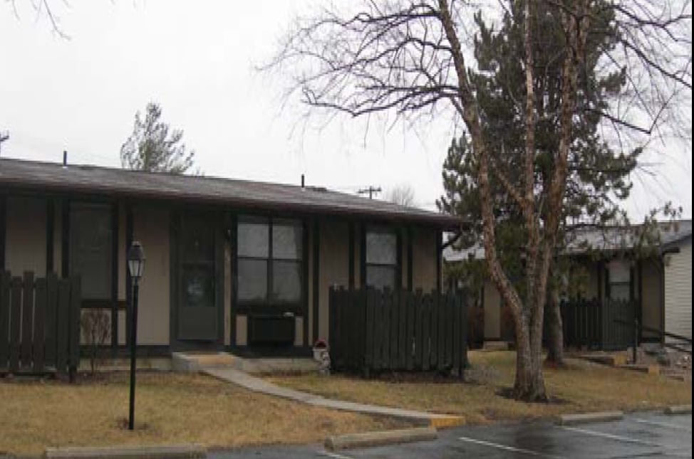Building Photo - Hampshire Court Apartments