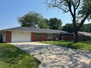 Building Photo - 1706 NE 77th St