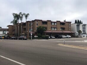 Building Photo - 5051 La Jolla Blvd