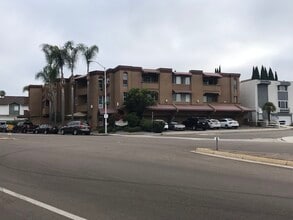 Building Photo - 5051 La Jolla Blvd