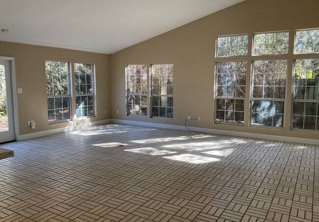 Building Photo - SUB-LEASE   Camden Court - Haile Plantation