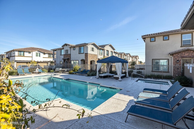 Foto del edificio - 4100 S Pinelake Way