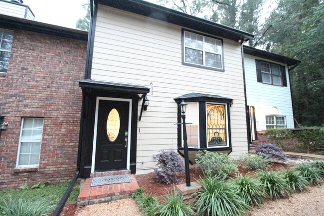 Building Photo - 617 N Magnolia Dr