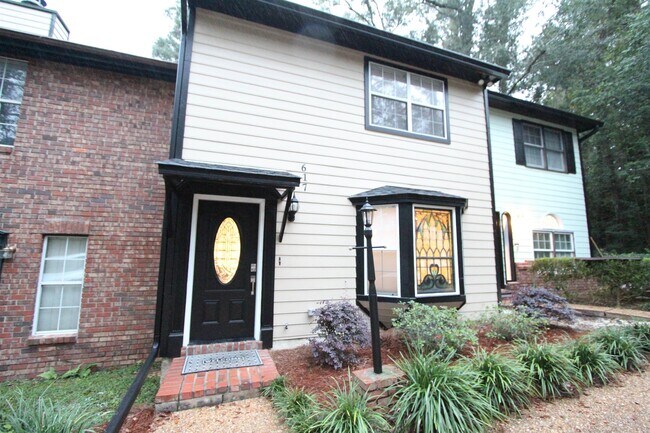Foto del edificio - 617 N Magnolia Dr