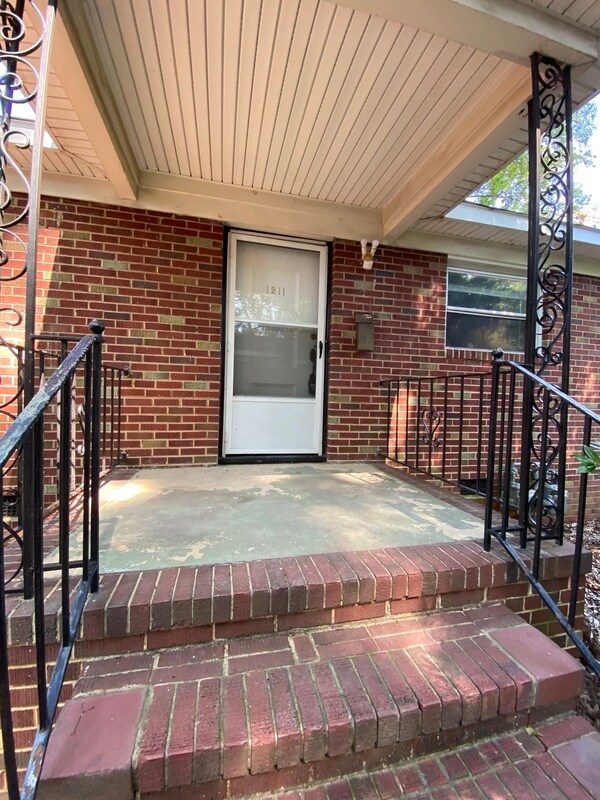 Building Photo - 1211 Reece Rd