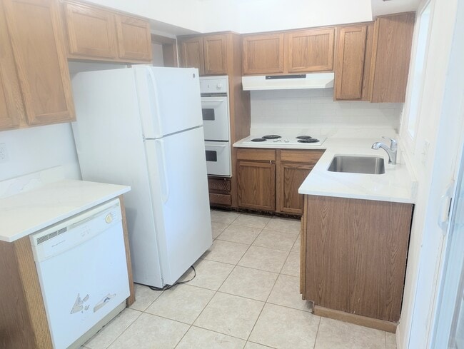 Building Photo - 2809 Wesleyan Ave