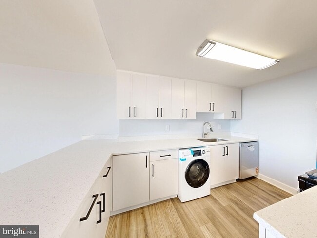 Photo - 4600 Duke St Apartment