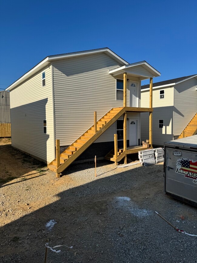 Building Photo - Sunrise Suites Apartments