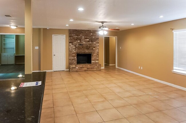 Building Photo - 5030 Summit Lodge Dr