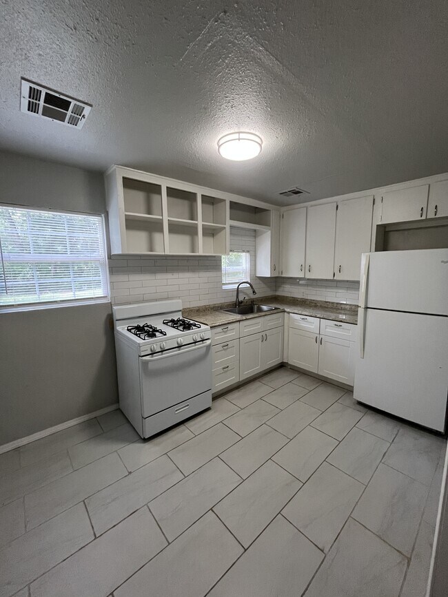 Foto del edificio - 6405 SE 15th St