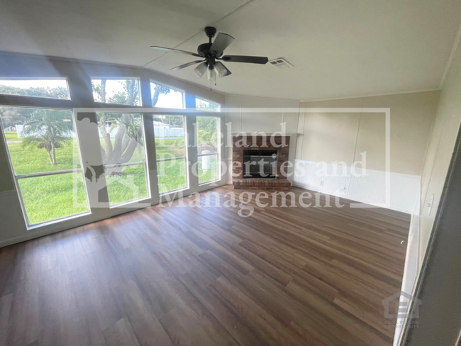 Building Photo - 2098 Meadow Oak Cir