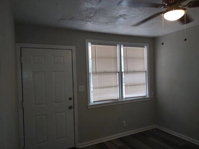 Building Photo - 4612 Harbin St