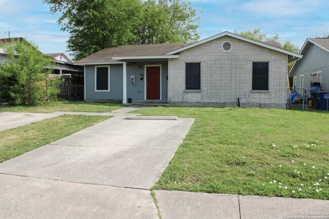 Building Photo - 812 W Olmos Dr