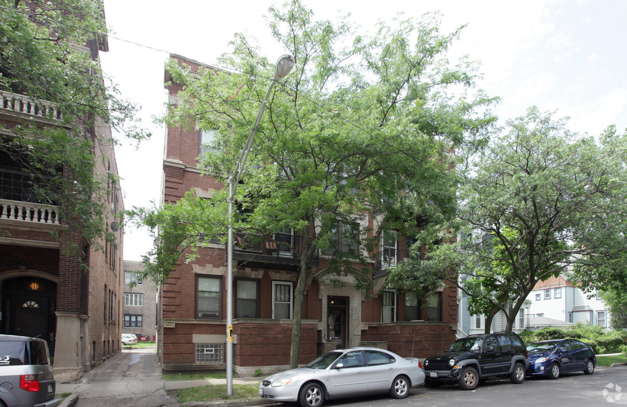 Foto principal - 1365-1367 E 48th St