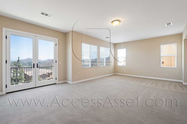 Building Photo - Spacious Two-Story 5 Bed / 4 Bath Home!